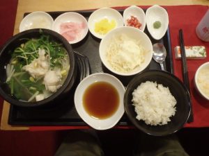 アンヘルスの日本食堂『大阪』のふぐちり定食