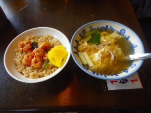 エビご飯と卵スープ