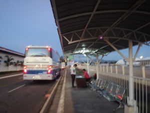 クラーク空港発マニラ空港直行バスの乗り場