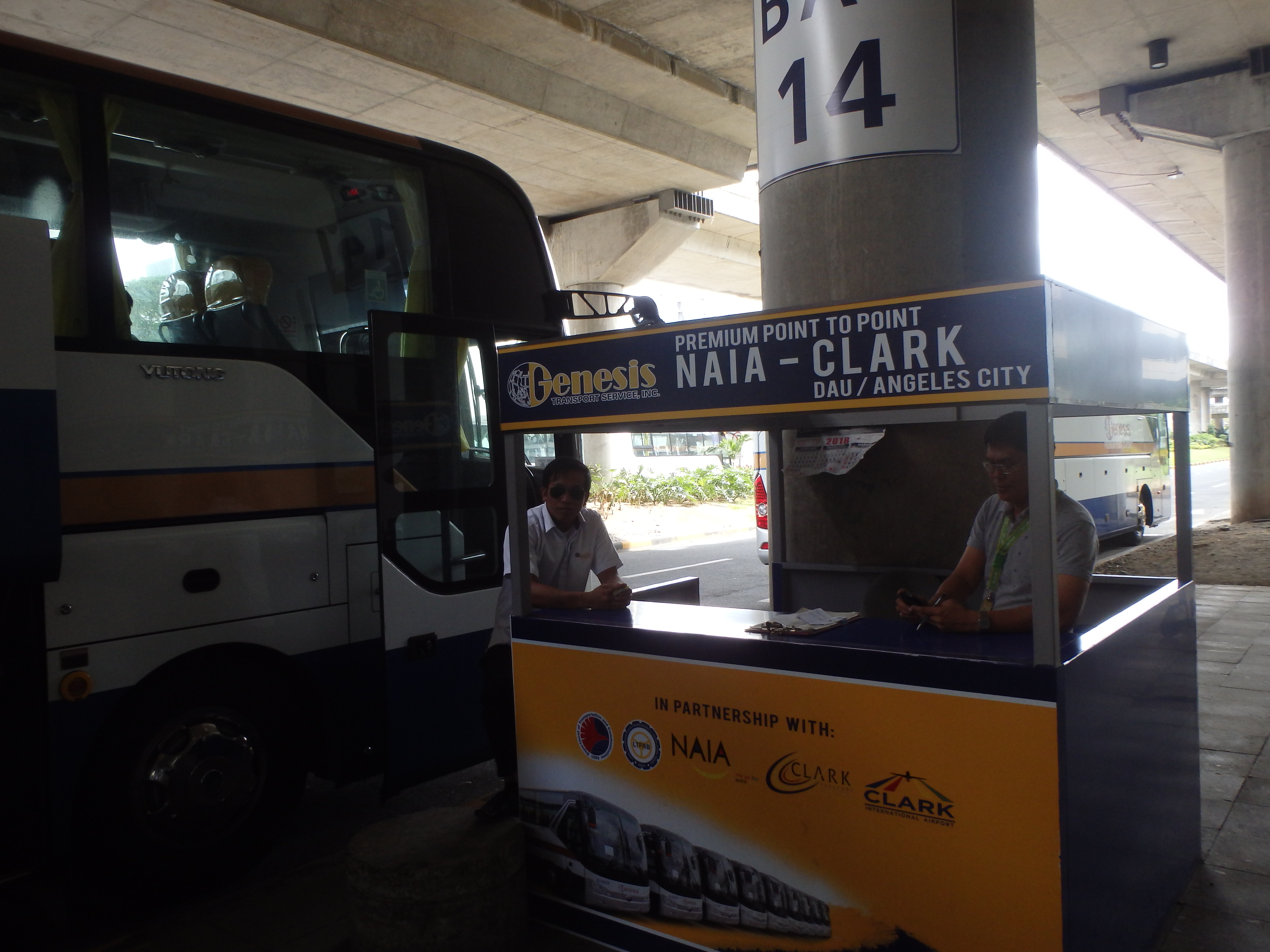 タクシーを使わないマニラ空港-クラーク・アンヘルス間直行バスの紹介