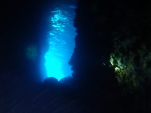 海底洞窟の出口